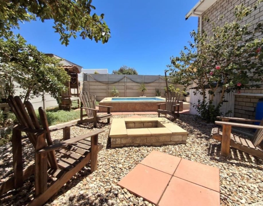 5 Bedroom Property for Sale in Britannia Reef Estate Western Cape
